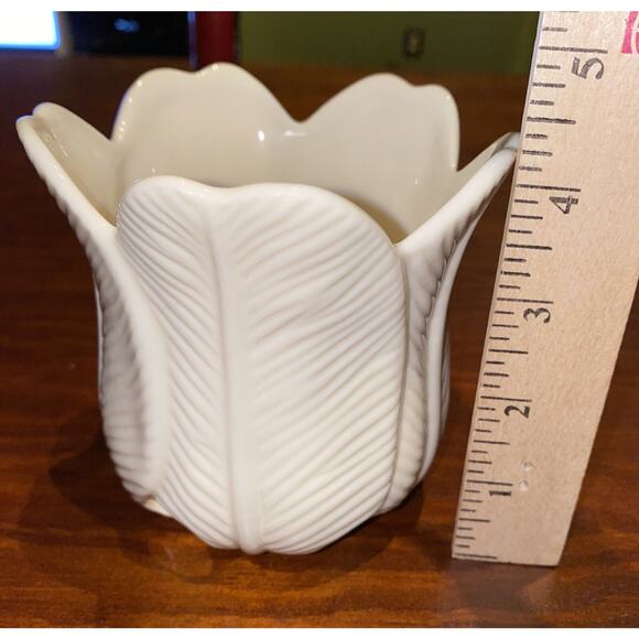 Partylite White Ivory Flower Petal Ceramic Light Candle Holder + Candle Tulip - Picture 2 of 5